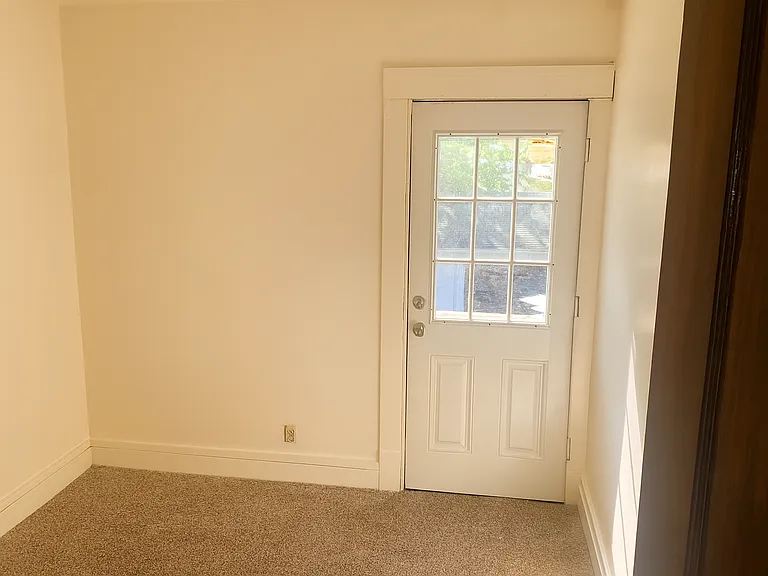 4409 Gifford Ave — Photo 7