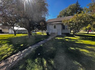 210 S 4th St, Clifton, IL 60927