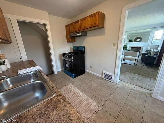 5th image of 11813 Willard Ave