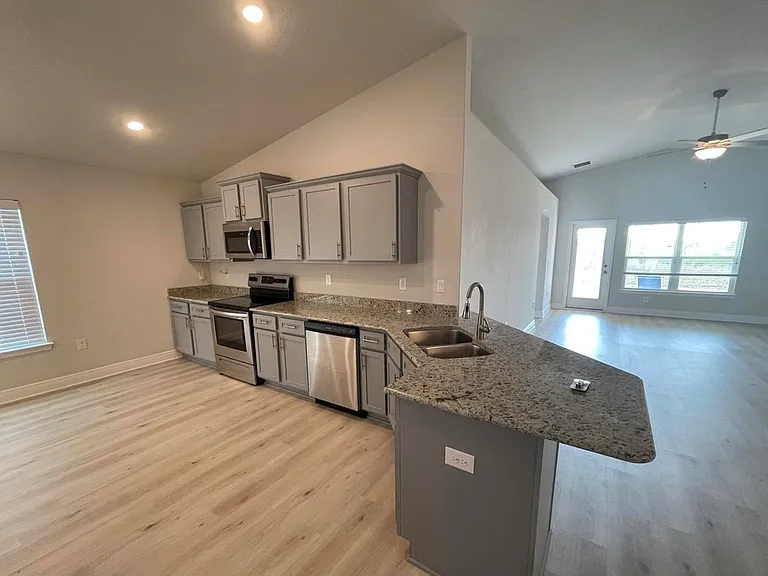 3851 Redbud Way — Photo 3