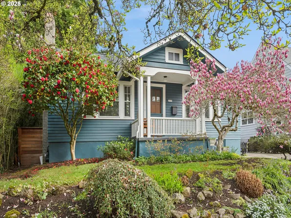 3579 NE Stanton St, Portland, OR 97212