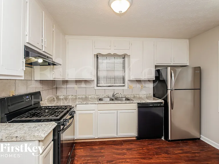 2475 Smith Ave SW — Photo 9