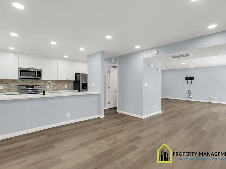 5334 Karbet Way — Photo 14