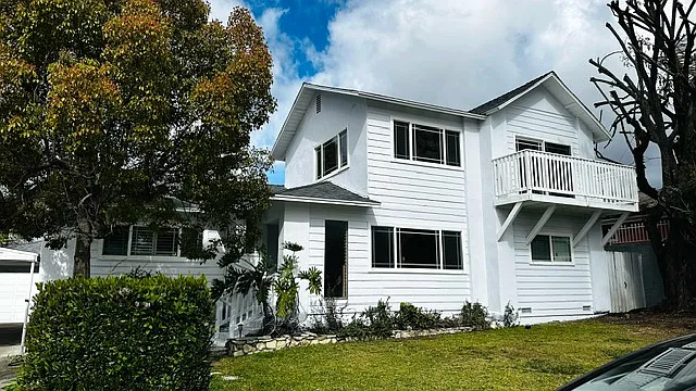 4 bed, 2210 sqft, $4,650 — Photo 2