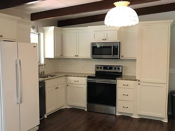5th image of 2750 University Ave