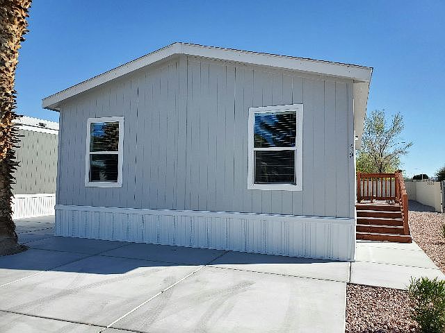 2nd image of 825 N Lamb Blvd #20