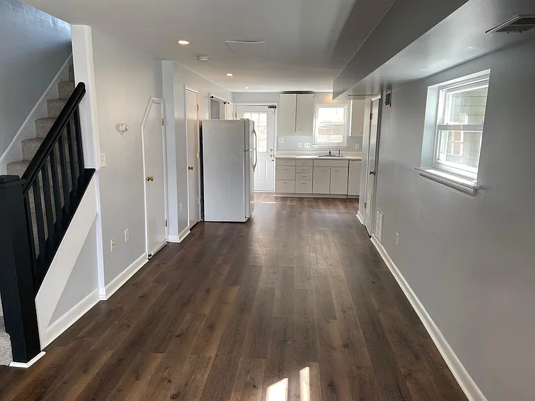 1103 W 38th St — Photo 2