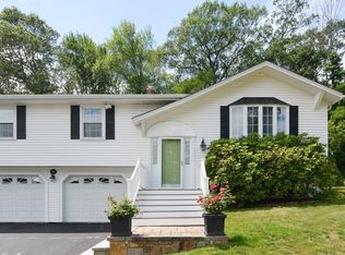 26 Sunset Dr, Milford, MA 01757