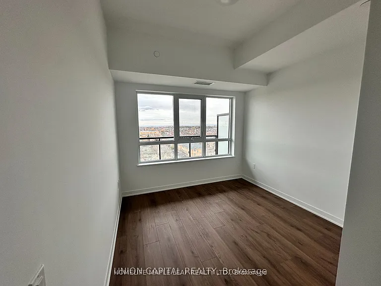 395 Dundas St W #708 — Photo 9