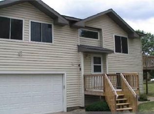 4 Oak Leaf Ln, Circle Pines, MN 55014