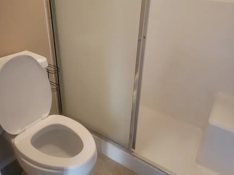 Ensuite toilet &Shower #2
