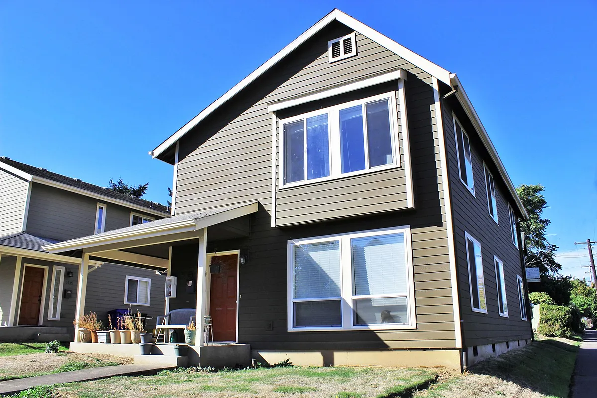 Building Photo - 5431-5447 NE 29th Ave