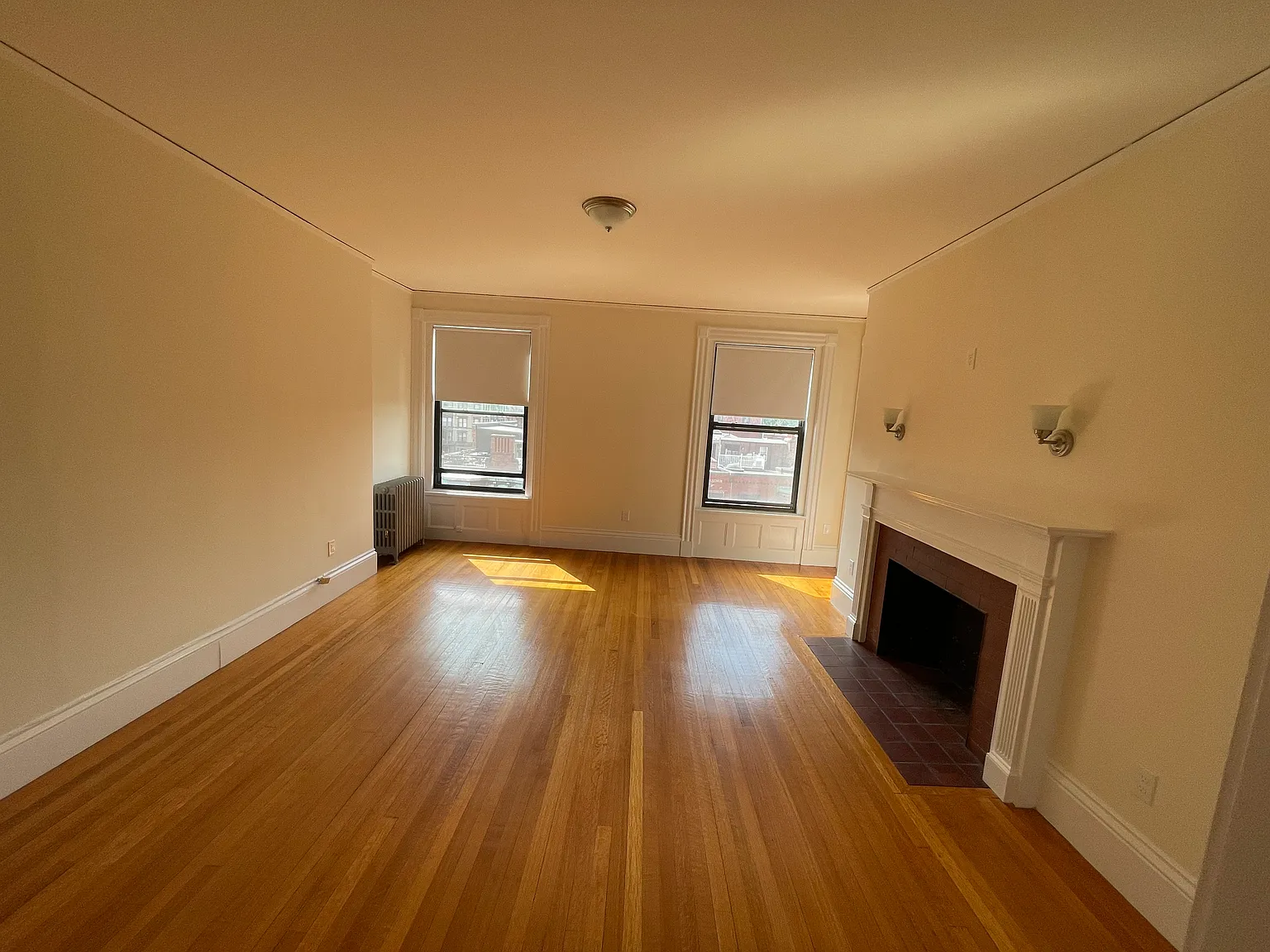 1 bed, 650 sqft, $3,200 — Photo 2