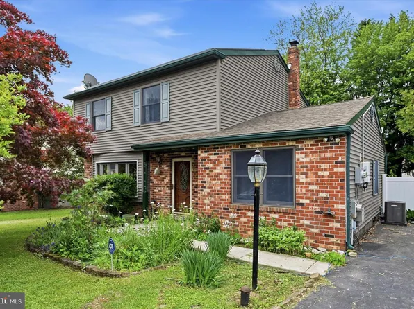 319 Willowbrook Rd, Upper Chichester, PA 19061