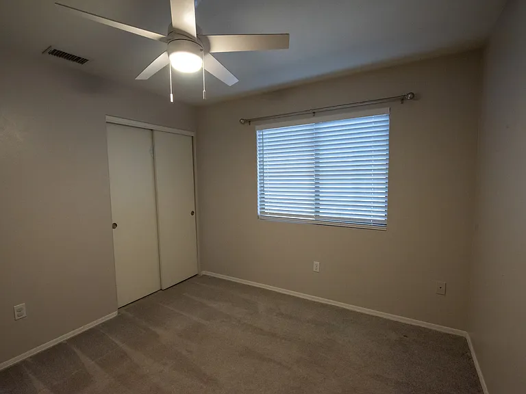 833 E Ross Ave — Photo 6