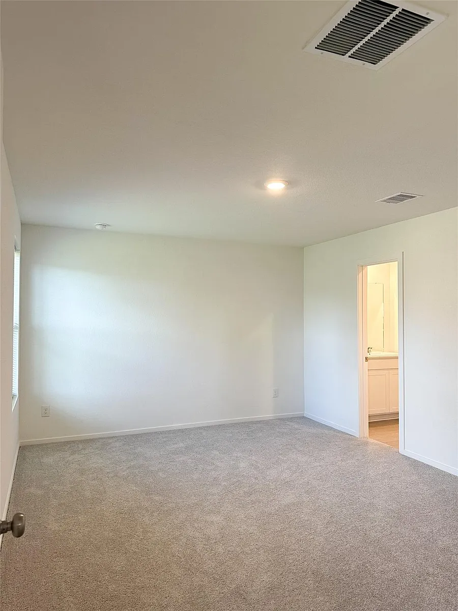 Building Photo - 229 Douglas Hills Dr