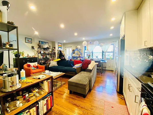 Rented by Blue Egg Realty Corp | media 21