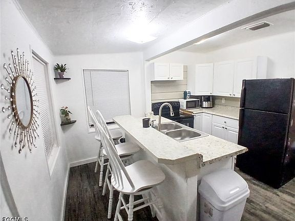 3rd image of 47 Cypress St