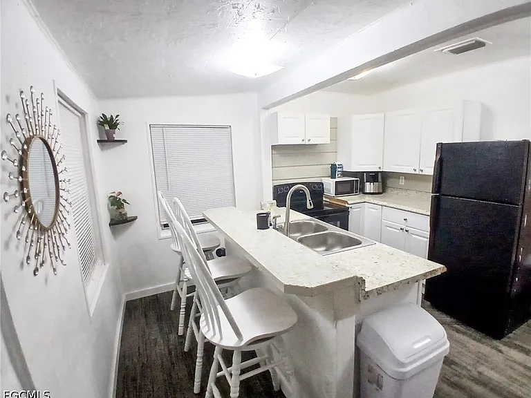 47 Cypress St — Photo 3
