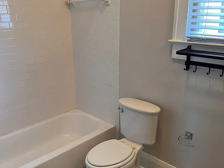 2404 N Morgan St — Photo 23