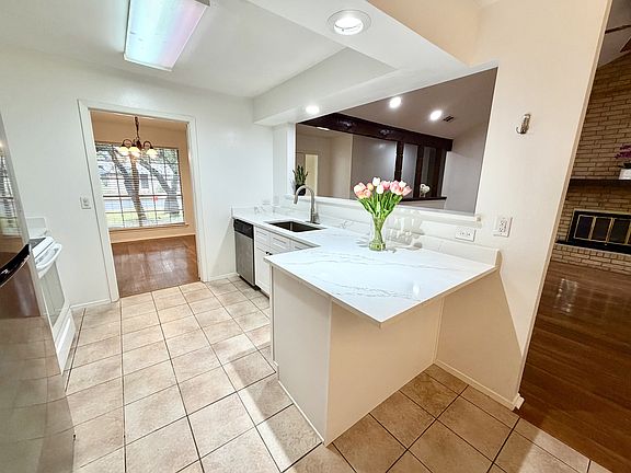 2nd image of 12806 Dakota Ln