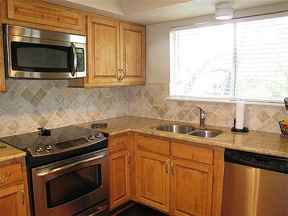 2nd image of 3147 Silver Falls Dr