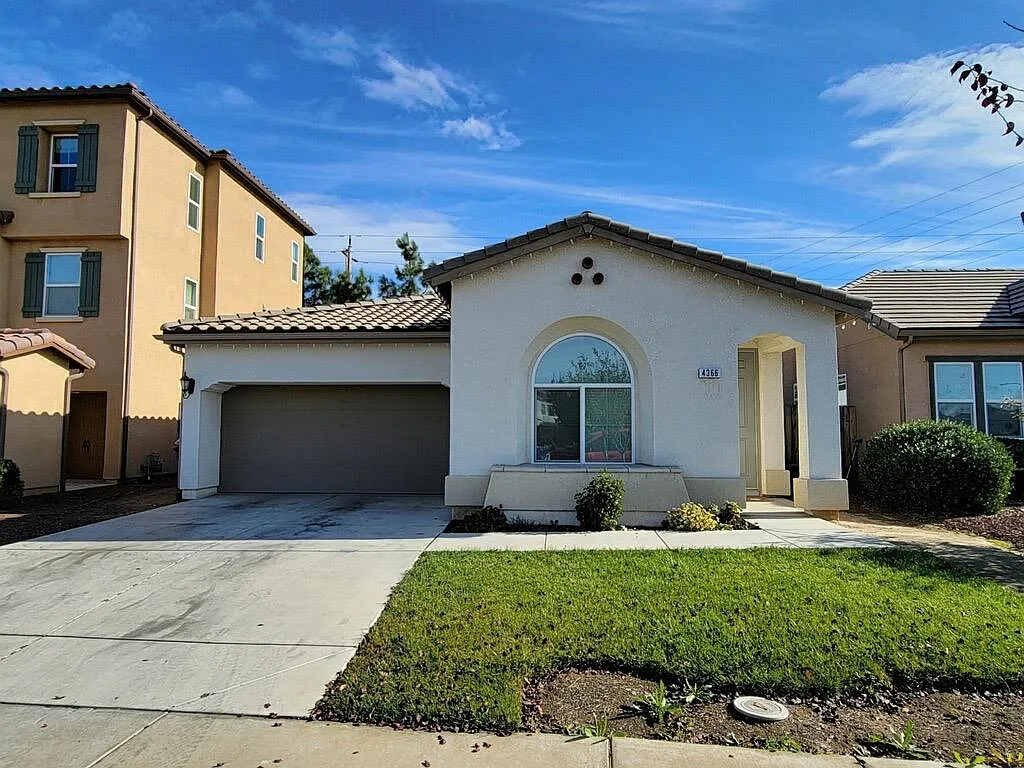 4366 Strathmore Pl photo 1