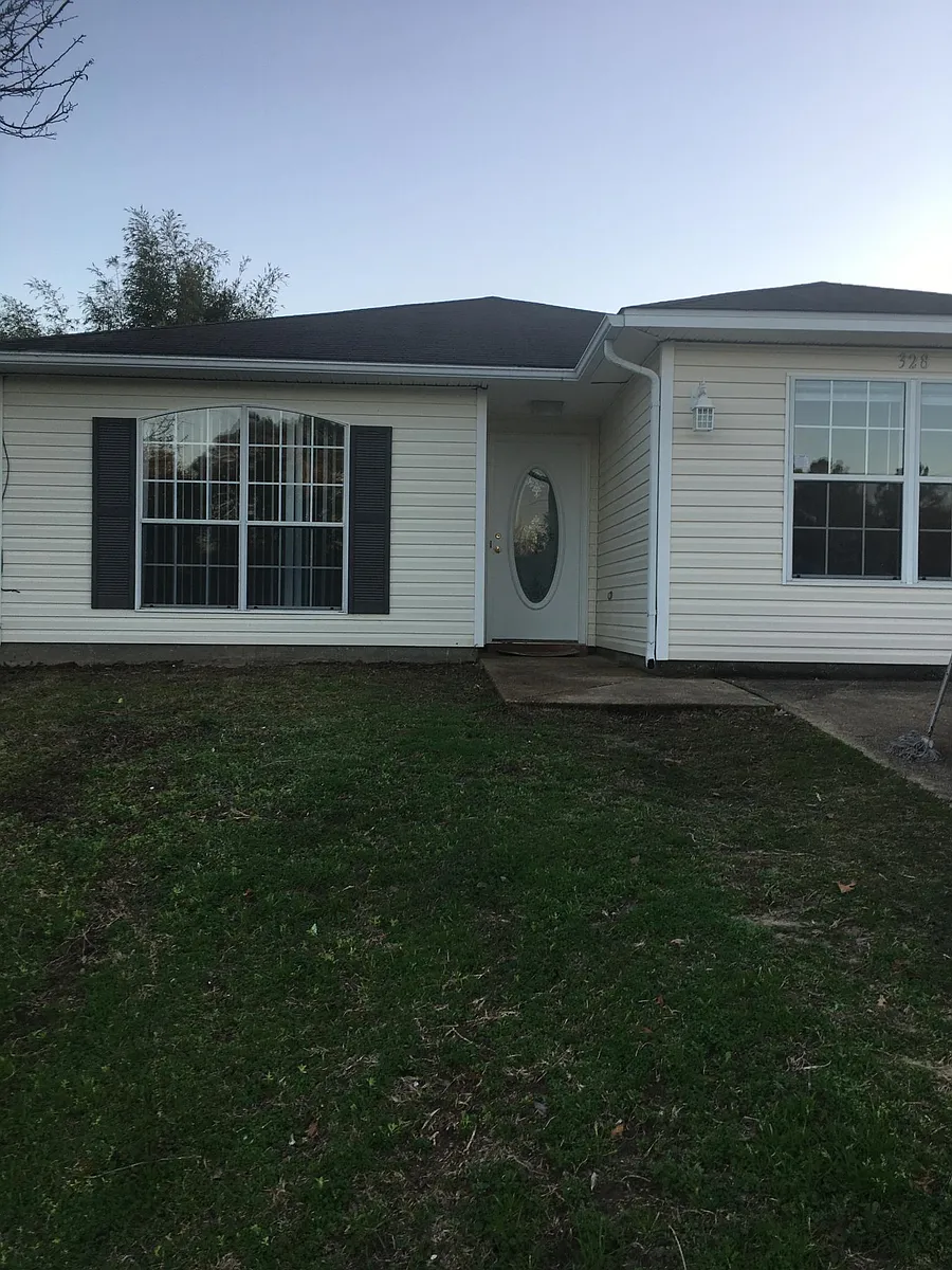 Front of home - 328 Apple Dr