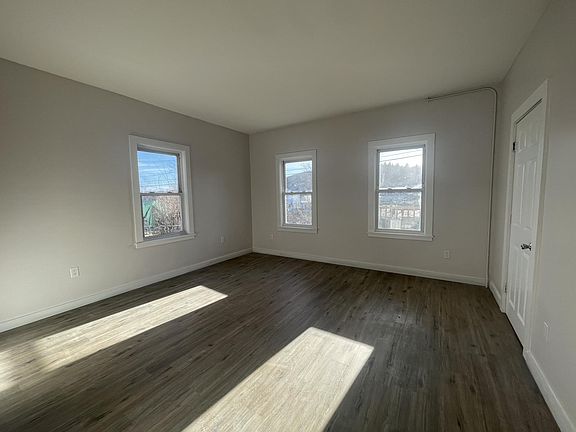5th image of 21 Goddard St #1