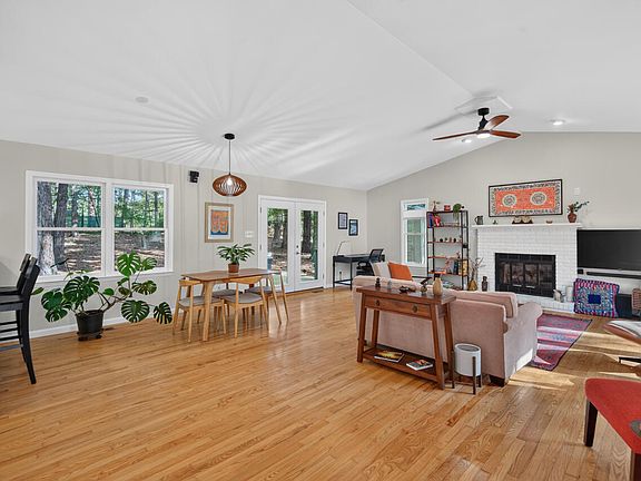5th image of 5809 Henner Pl