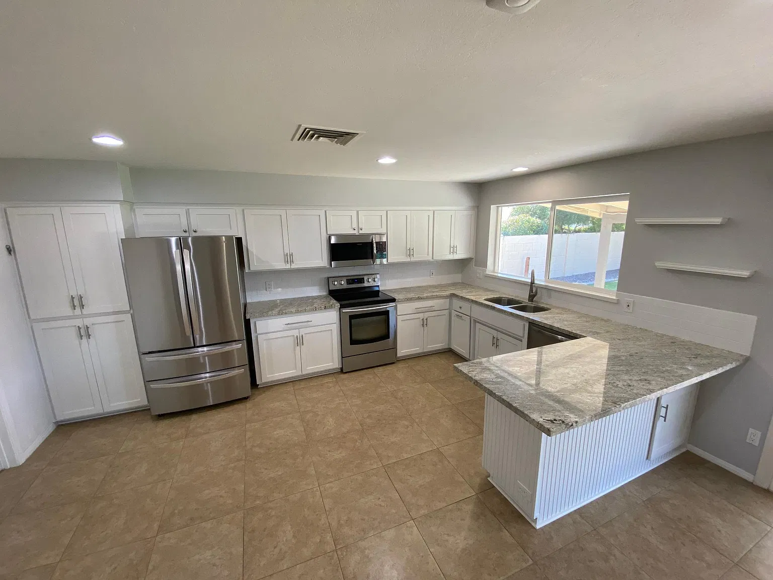 10519 E Sahuaro Dr — Photo 3