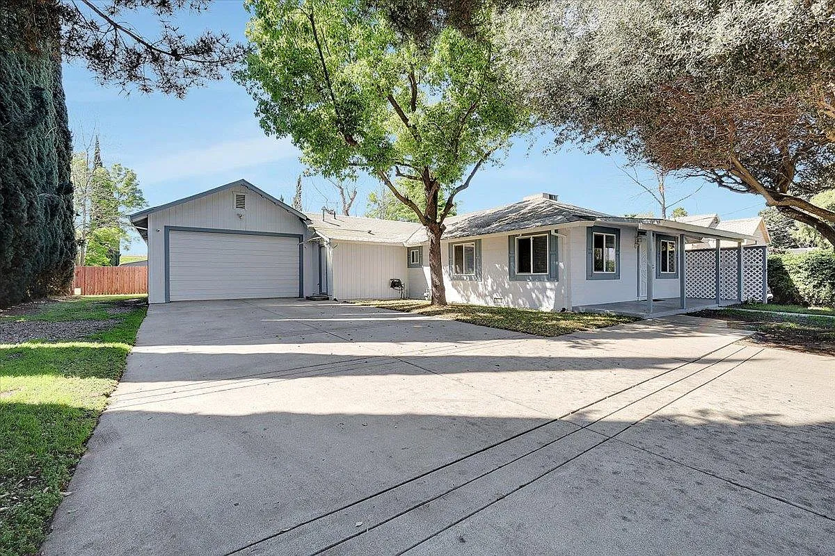 5664 Riverside Dr photo 1