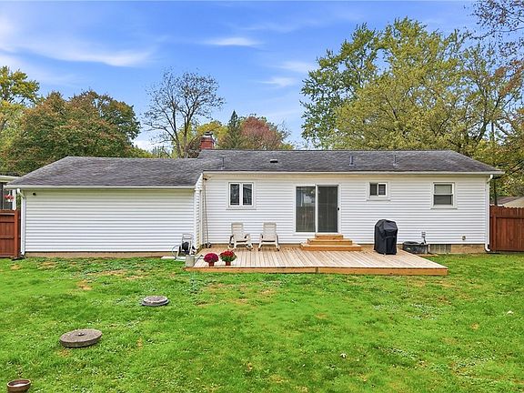 3rd image of 3251 Shadyside Dr