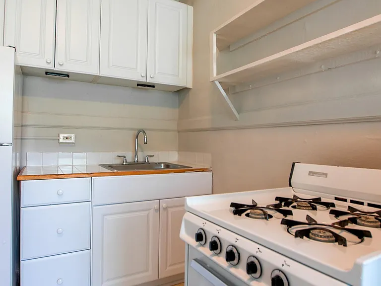 678 Somerset Ter NE #1 — Photo 7