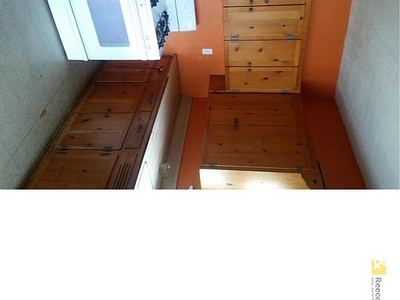 2nd image of 51 N Thorpe St