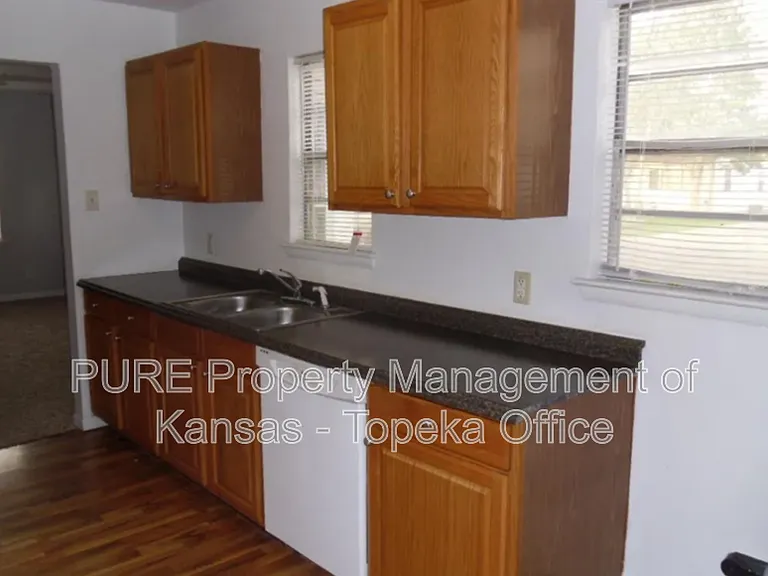 2333 SW Moundview Dr — Photo 5