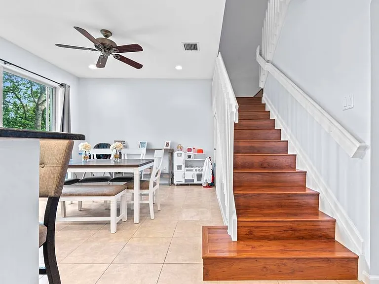 7221 Briella Dr — Photo 38