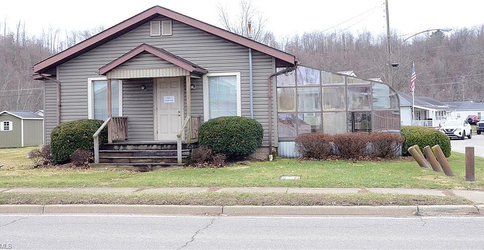 1st image of 1216 Woodlawn Ave