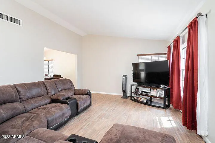 8826 W Diana Ave — Photo 3