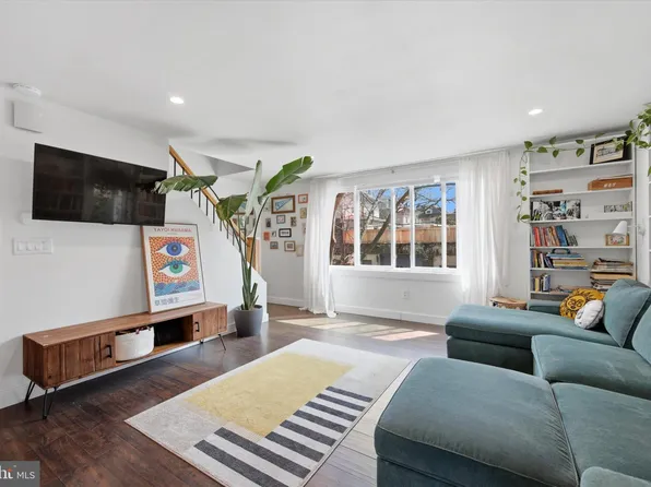 125 E Moreland Ave, Philadelphia, PA 19118