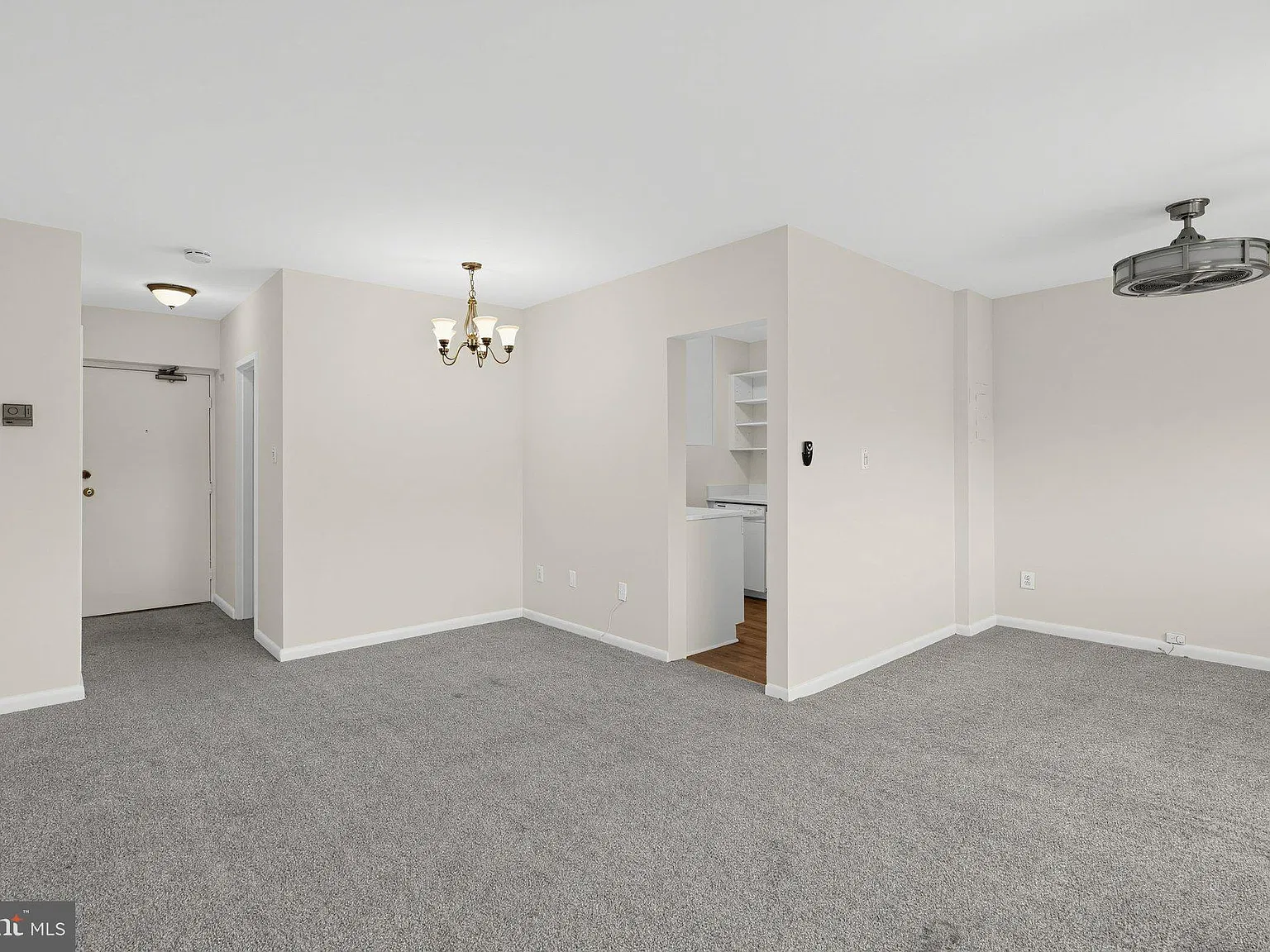 Studio, 1.0 bath, 490 sqft, $1,500 — Photo 3