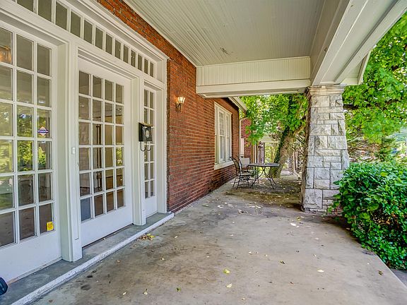 3rd image of 1704 Blair Blvd