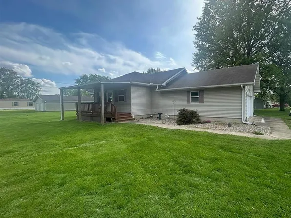 519 S Madison St, Ramsey, IL 62080