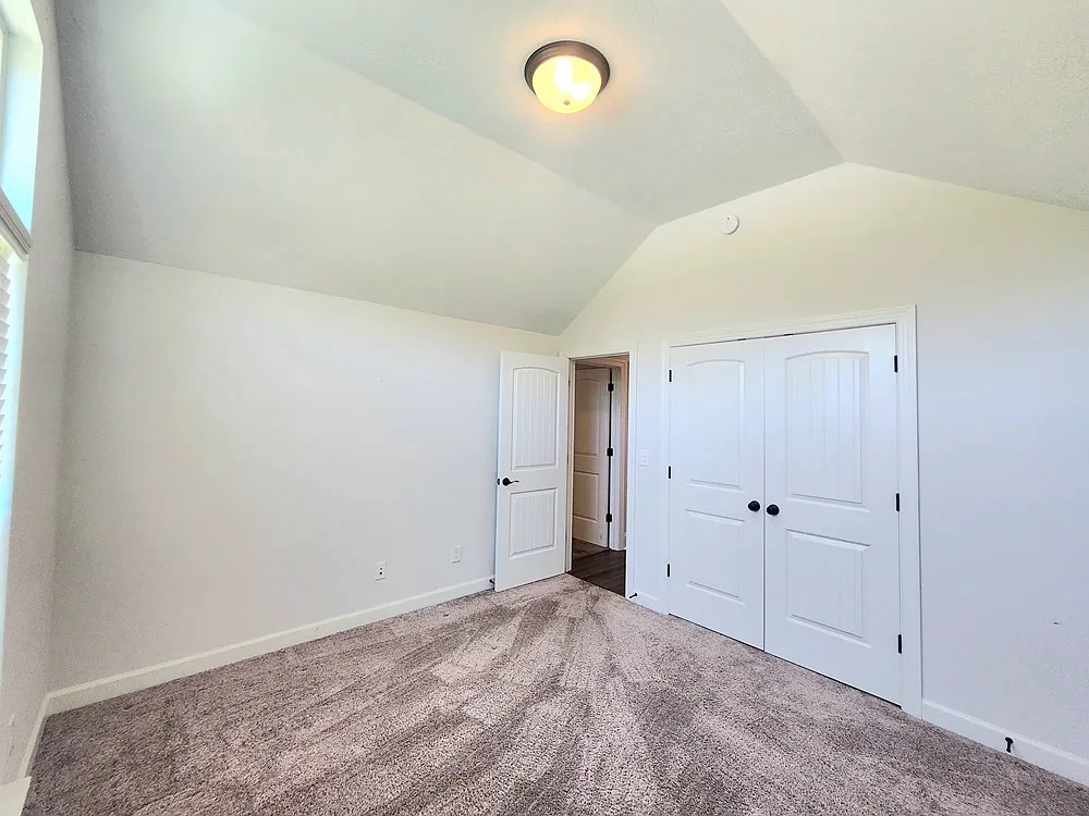 p288 734 Bancroft Drive - 1 — Photo 2