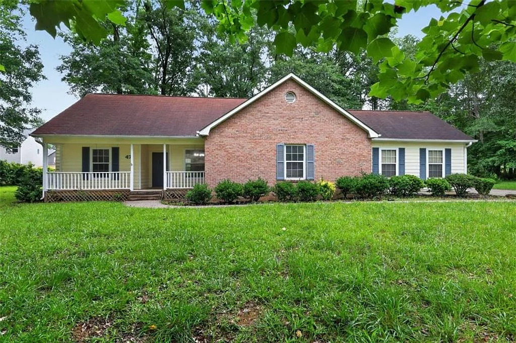 3 bed, 2.0 bath, 1466 sqft, $2,040 — Photo 1