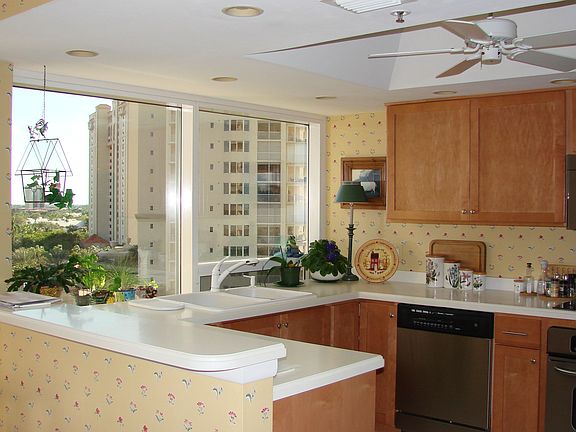 4th image of 6825 Grenadier Blvd APT 701