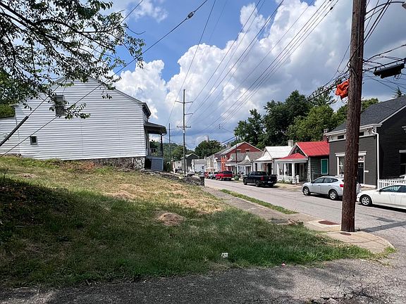 3rd image of 1251 Hermes Ave