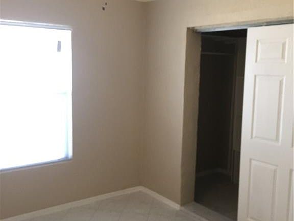 3rd image of 3205 Savannah Ave