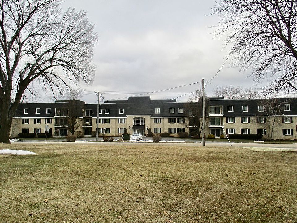 Harbour Royale Condo Buildin