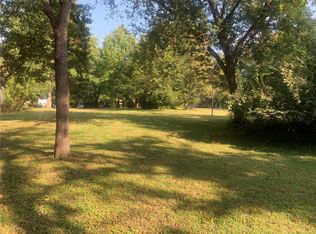 1243 Oakshire Ln, Saint Louis, MO 63122